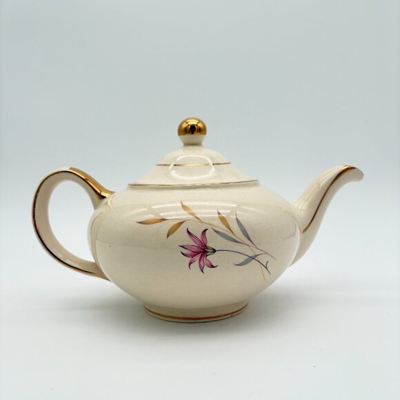 Vintage Sadler Windsor Floral Leaves Gold Gilded Made in England China teapot - Picture 2 of 8